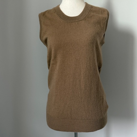 MAISON CASHMERE Sweaters - 🐦‍🔥 MAISON 🐦‍🔥CASHMERE Women’s Pure Cashmere vest Camel size M